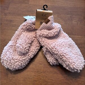 C.C. Pink Fuzzy Lined Gloves